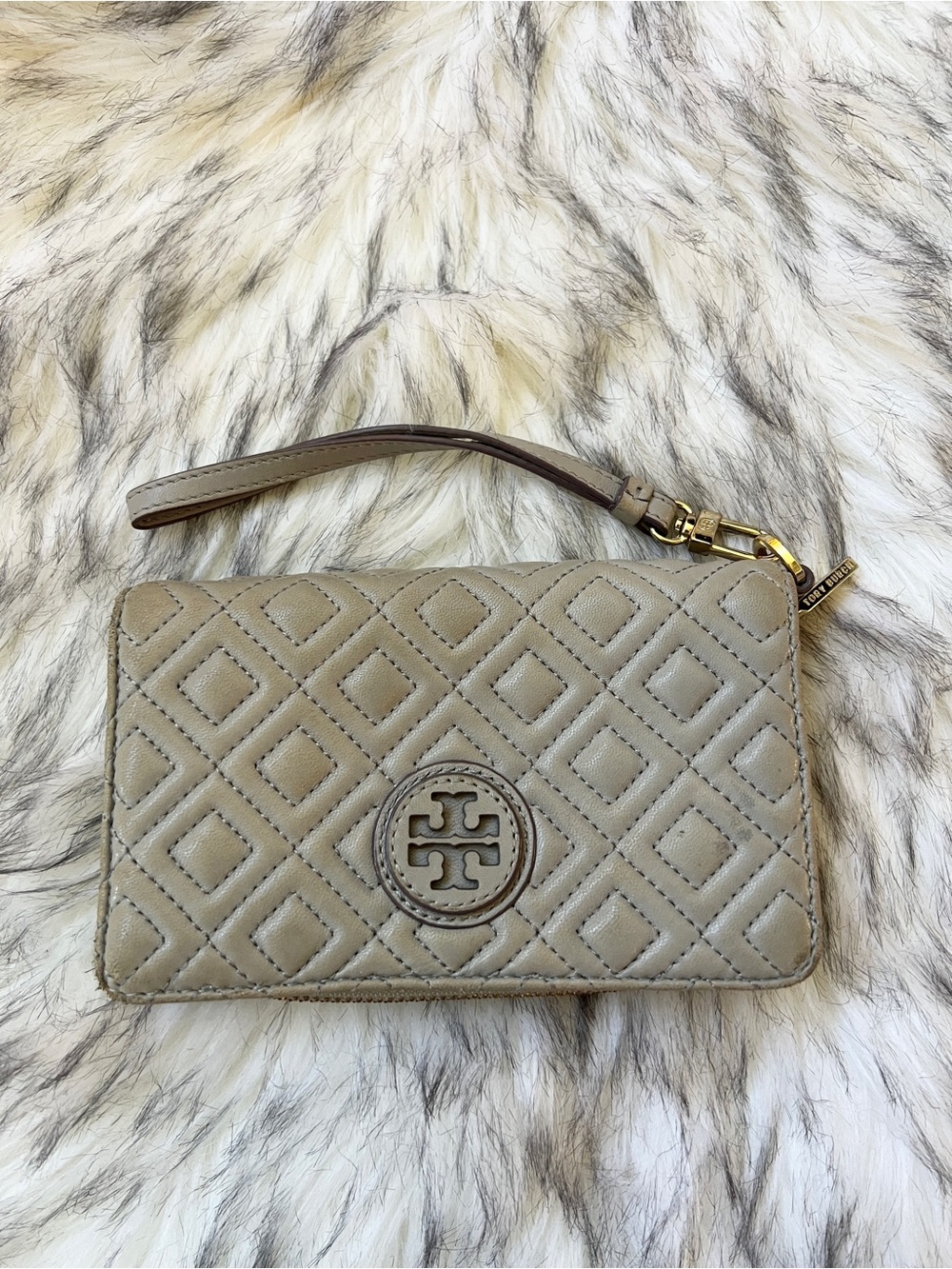Tory Burch Quilted Wristlet Wallet in Gray